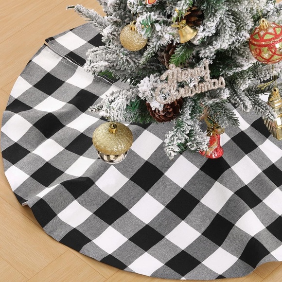 48" Buffalo Plaid Christmas Tree Skirt Black & White - Picture 1 of 6